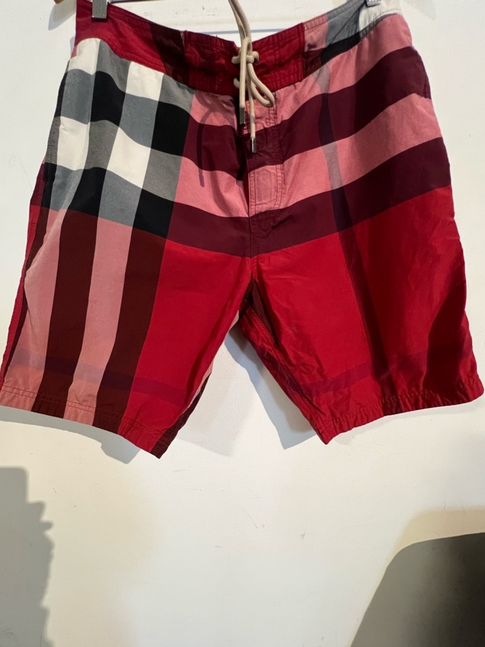 Burberry check board shorts L